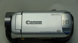 Canon iVIS HF R11 落下後に電源が入らない