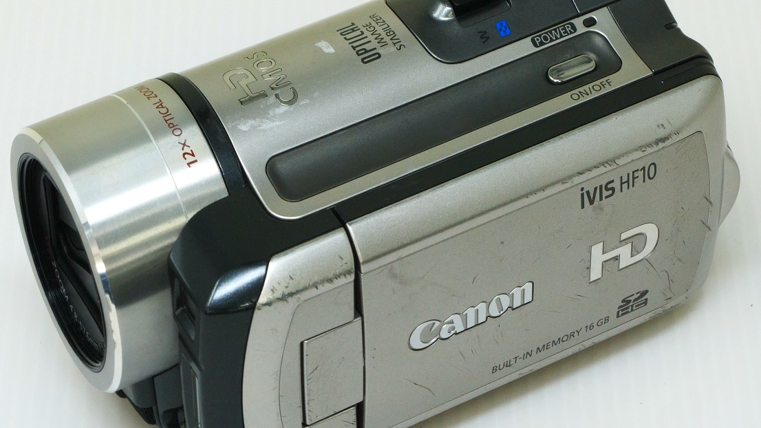 中古】【非常に良い】Canon フルハイビジョンビデオカメラ iVIS  
