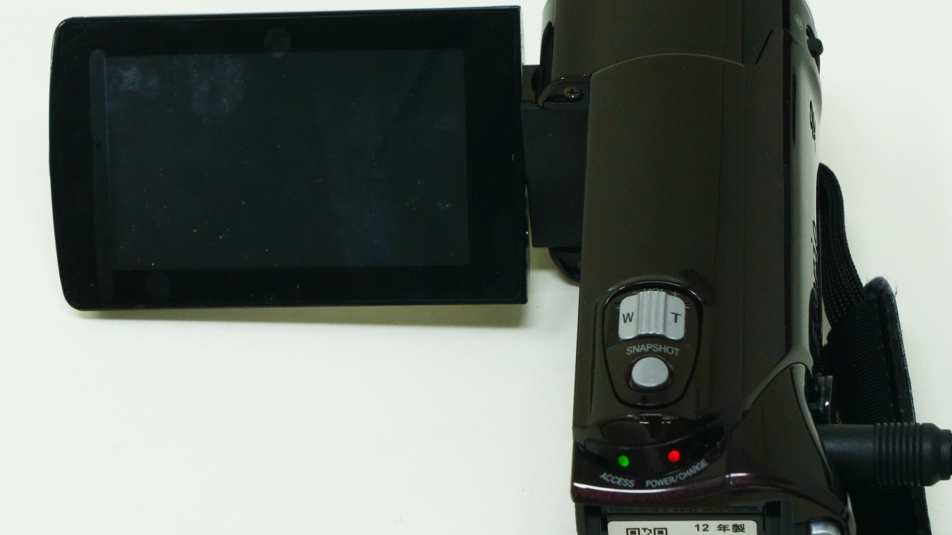 電源を入れても液晶画面が真っ暗(JVC Everio GZ-HM670) | ビデオカメラ